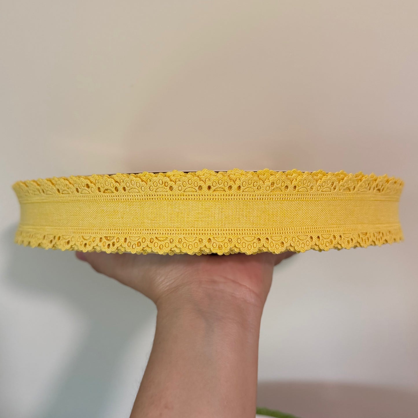 Yellow Thick Scalloped Edge - 1.5