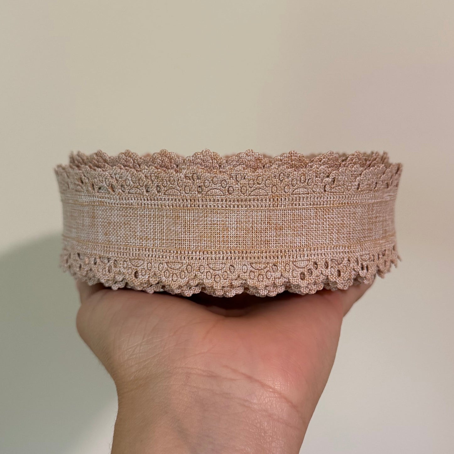 Tan Thick Scalloped Edge - 1.5