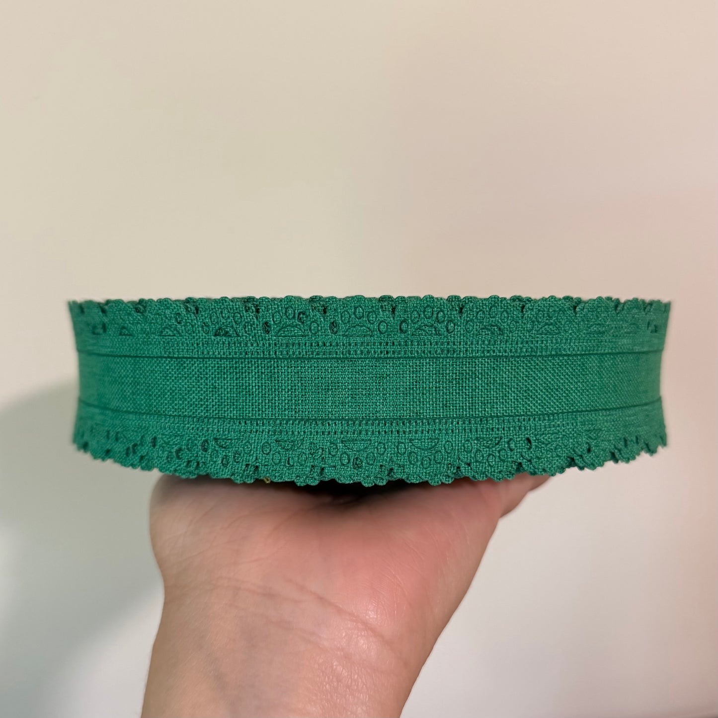 True Green Thick Scalloped Edge - 1.5