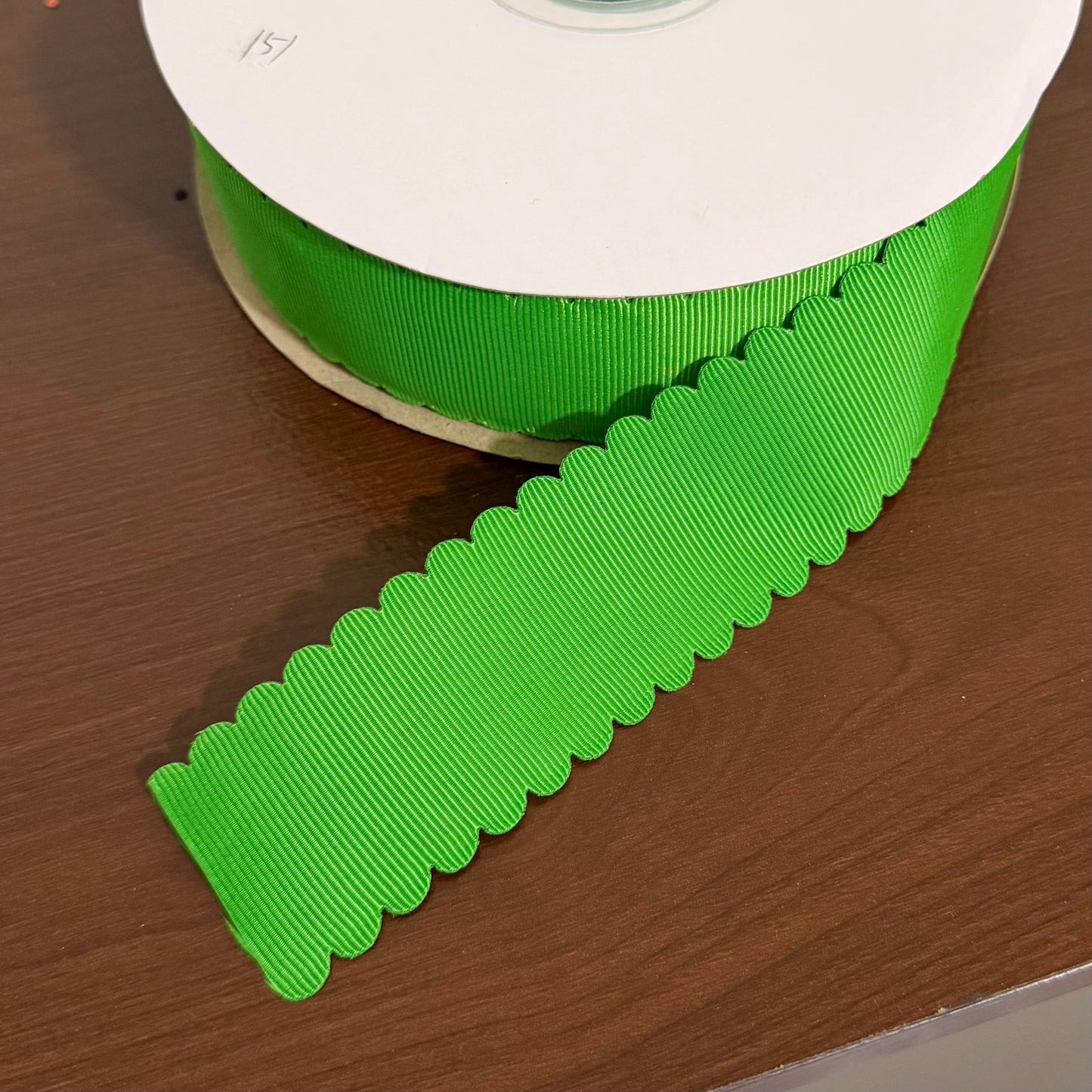 Green Scalloped Wave - 1.5