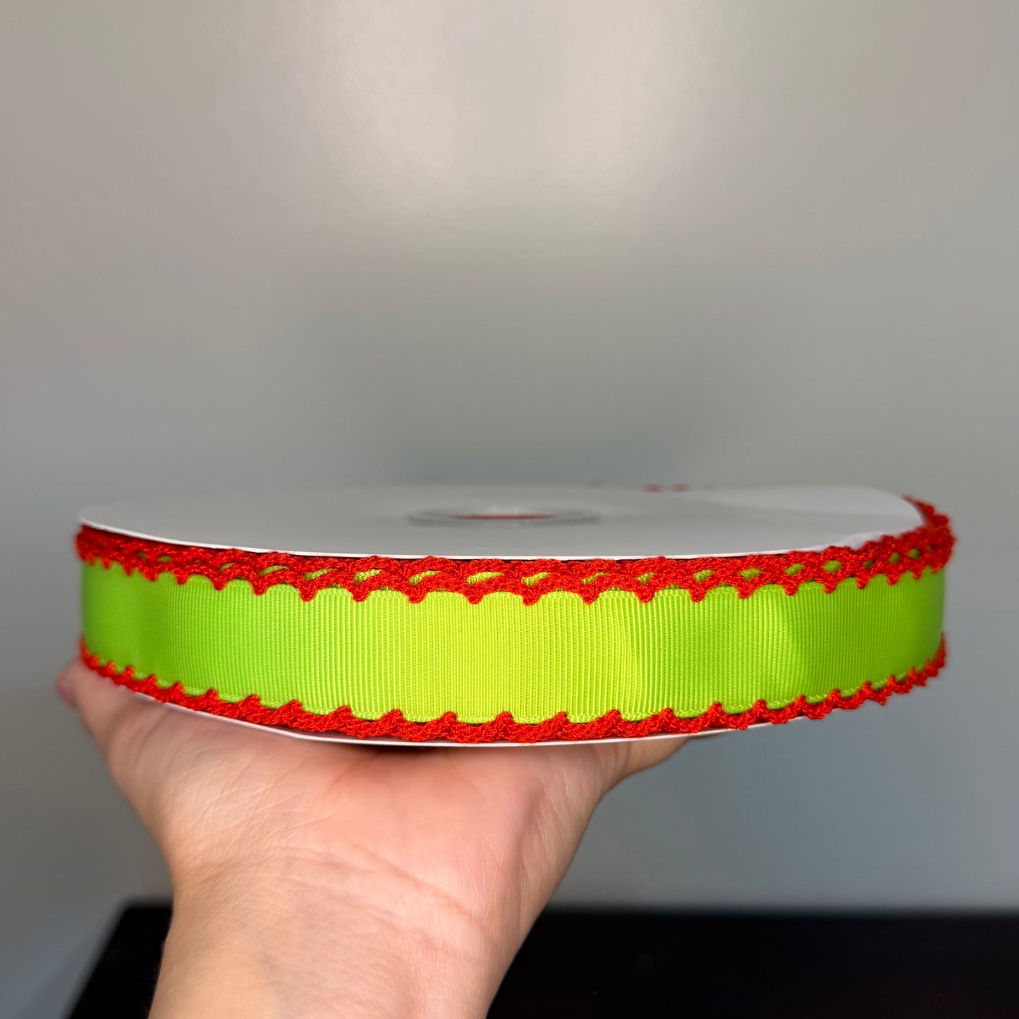 Apple Green / Red Moonstitch - 7/8