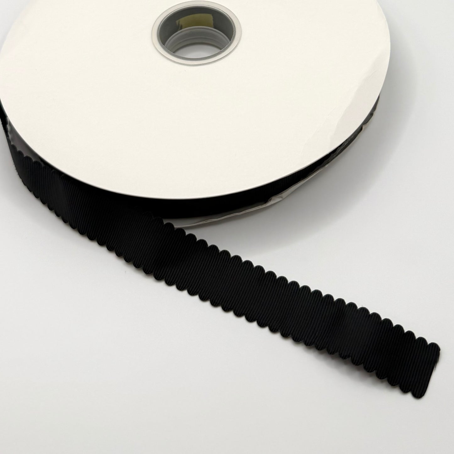 Black Scalloped Wave - 7/8